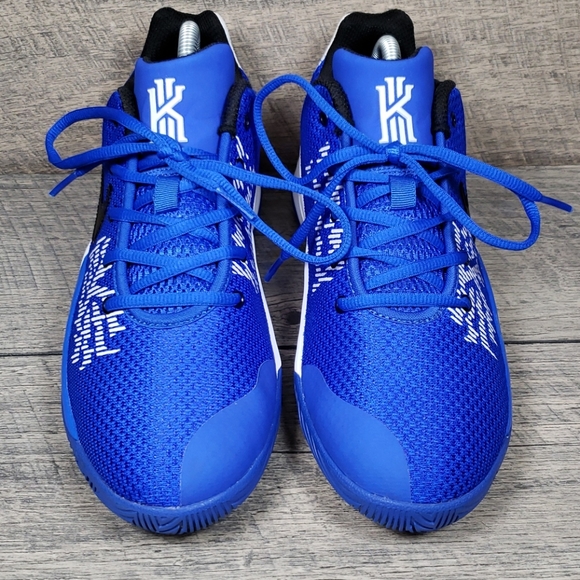 kyrie flytrap size 8